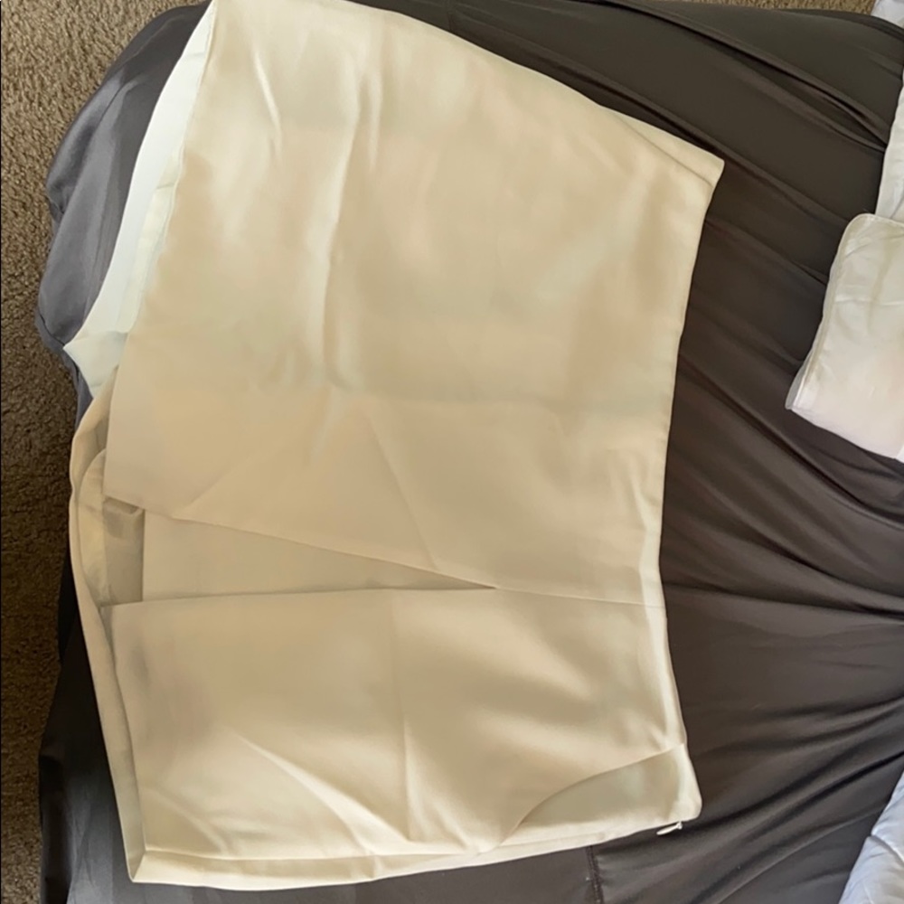 Express off white skort size 12